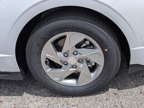New 2026 Hyundai Sonata SE FWD image 10