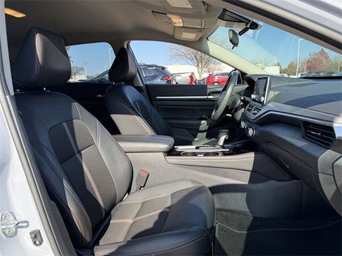 Used 2024 Nissan Altima 2.5 SR image 27