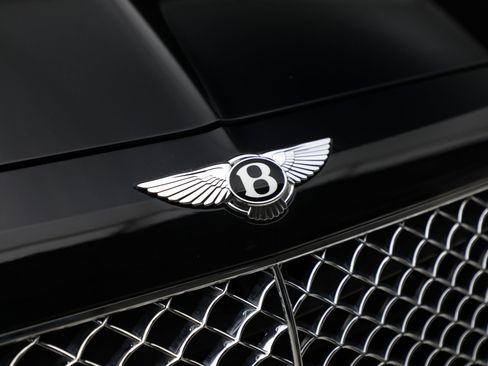 Certified 2018 Bentley Bentayga Onyx Edition image 11