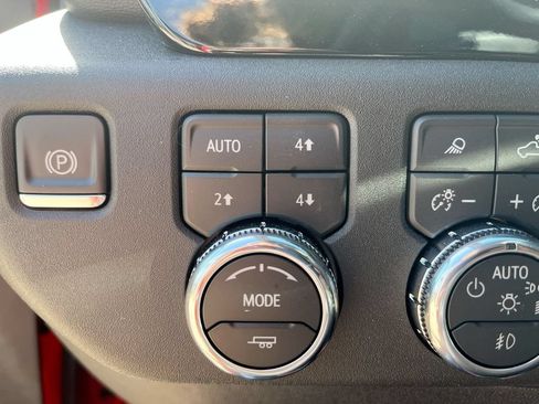 Used 2025 GMC Sierra 1500 Elevation w/ Elevation Premium Package AWD/4WD image 27