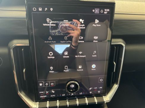 Used 2024 GMC Acadia Elevation w/ Black Edition AWD/4WD image 22