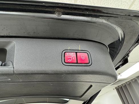 Used 2018 Mercedes-Benz GLS 450 4MATIC image 39