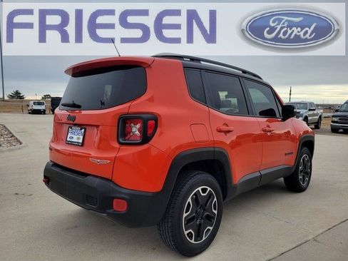 Used 2016 Jeep Renegade Trailhawk image 7
