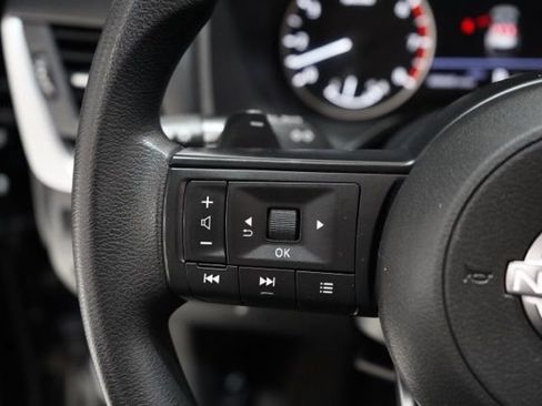 Used 2024 Nissan Rogue SV image 22