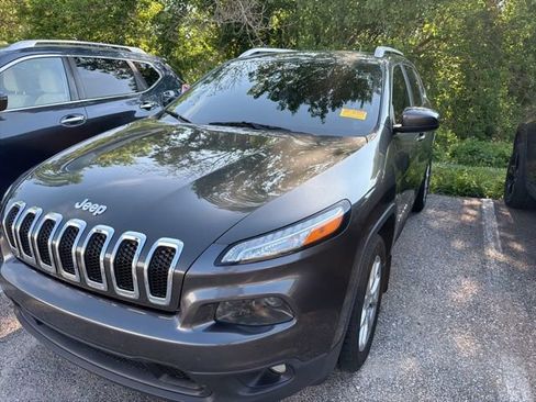 Used 2014 Jeep Cherokee Latitude FWD image 2