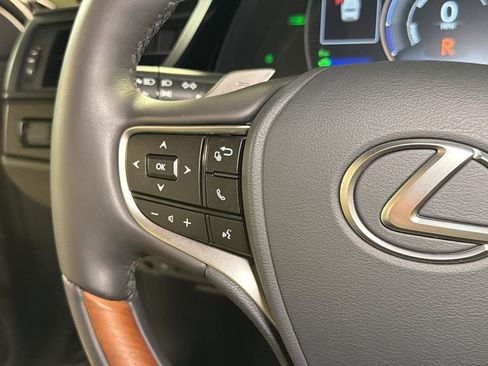 Used 2025 Lexus ES 300h w/ Technology Package image 29