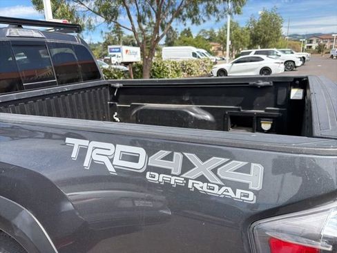 Certified 2023 Toyota Tacoma TRD Off-Road w/ Advanced Technology Package AWD/4WD image 15