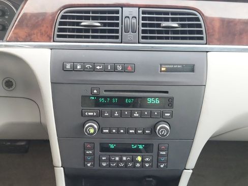 Used 2009 Buick LaCrosse CXL w/ Driver Confidence Package image 13