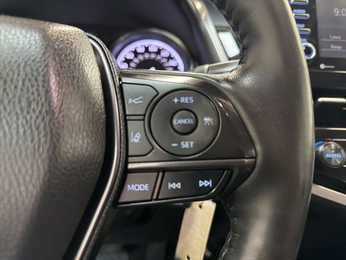 Used 2023 Toyota Camry SE w/ Cold Weather Package image 17