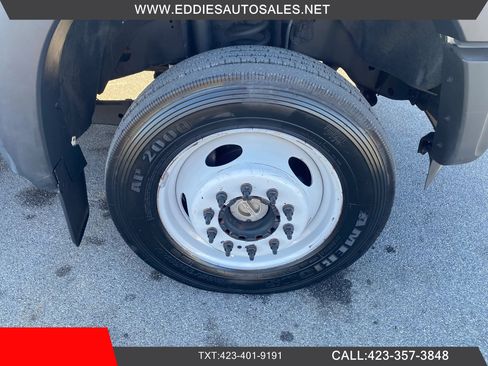 Used 2013 Ford F550 4x4 Crew Cab Super Duty w/ Payload Upgrade Pkg image 32