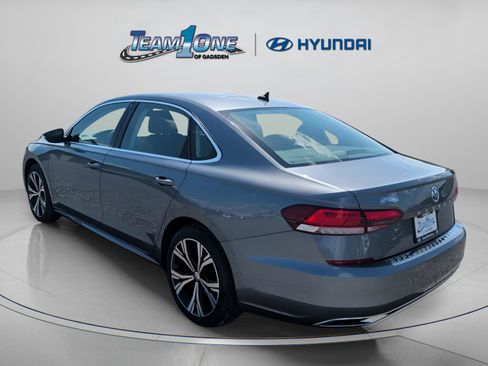 Used 2022 Volkswagen Passat 2.0T SE FWD image 6
