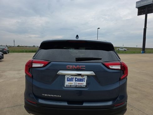 Used 2024 GMC Terrain SLE image 7