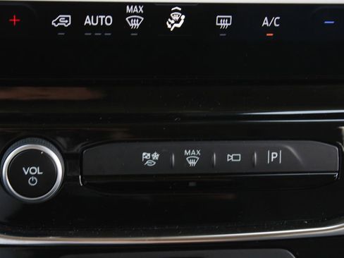 Used 2023 Ford Transit 350 XLT image 37