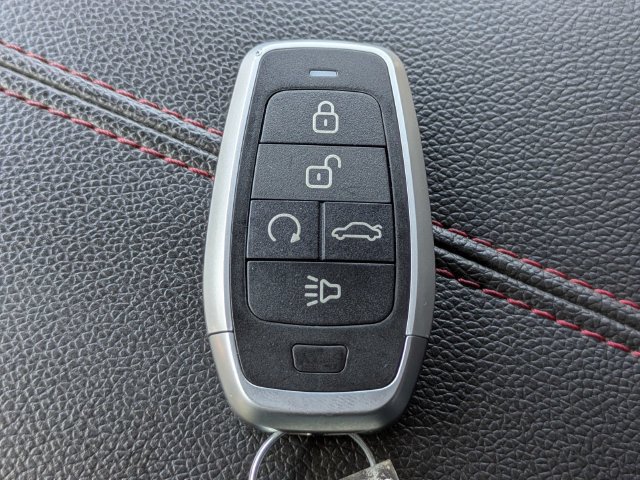 Used 2023 Chevrolet Equinox RS FWD image 34