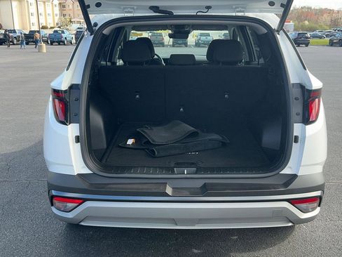 Certified 2025 Hyundai Tucson SEL image 9