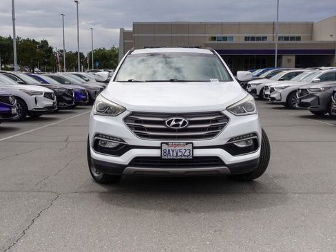 Used 2018 Hyundai Santa Fe Sport 2.0T FWD image 2