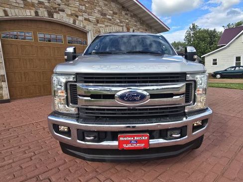 Used 2017 Ford F250 XLT w/ XLT Premium Package AWD/4WD image 8
