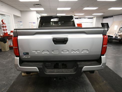 Used 2024 Toyota Tacoma SR5 image 6