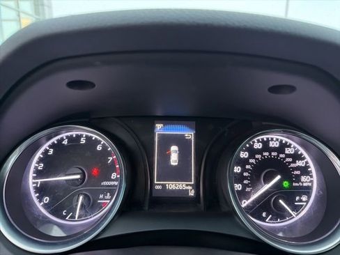 Certified 2018 Toyota Camry L image 12