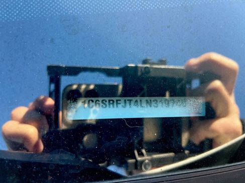 Used 2020 RAM 1500 Laramie image 27