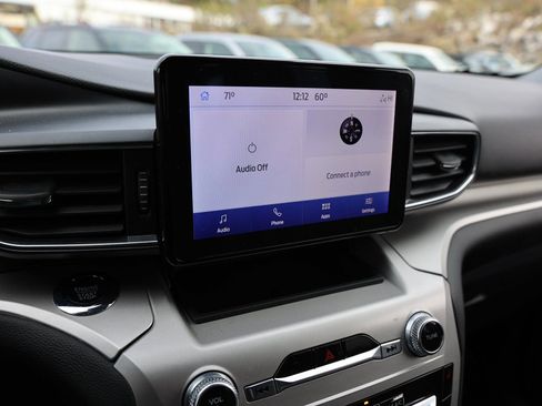 Used 2022 Ford Explorer XLT w/ Equipment Group 202A image 27