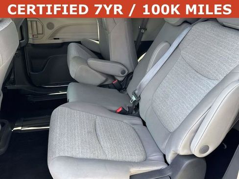 Used 2024 Toyota Sienna LE FWD image 18