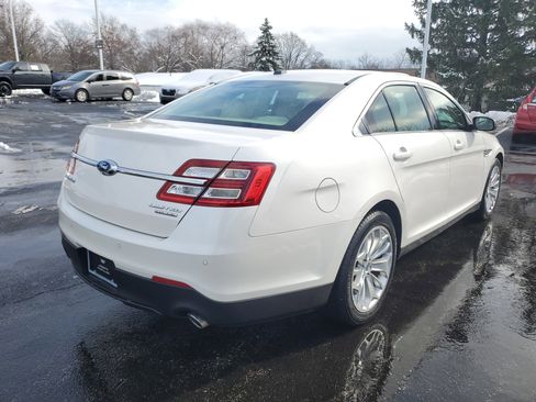 Used 2018 Ford Taurus Limited image 3