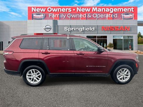 Used 2023 Jeep Grand Cherokee L Laredo image 4