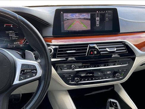 Used 2020 BMW M550i xDrive w/ Executive Package image 9