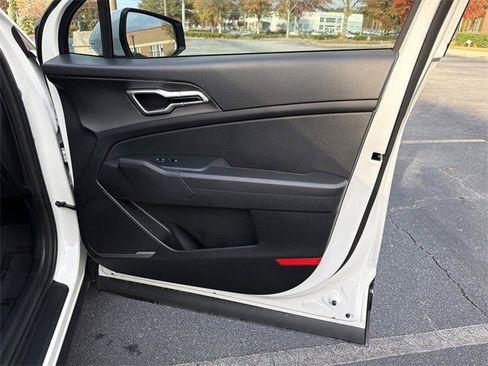 Certified 2025 Kia Sportage LX image 26