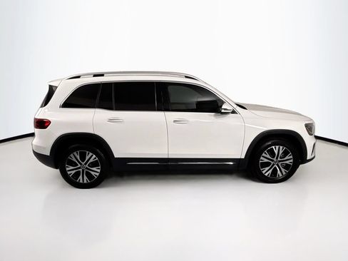 Used 2025 Mercedes-Benz GLB 250 image 4