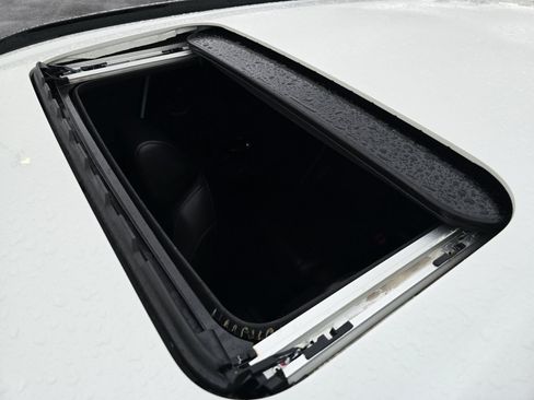 Used 2023 Honda CR-V Sport Touring image 3