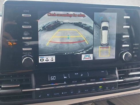 Used 2021 Toyota Sienna Platinum FWD image 14