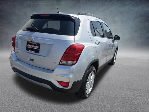Used 2019 Chevrolet Trax LT w/ LT Convenience Package FWD image 6