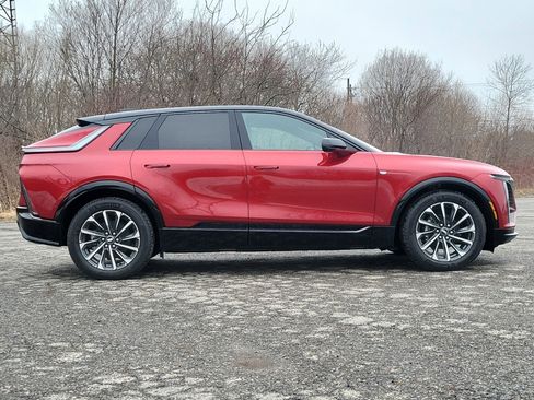 New 2026 Cadillac Lyriq Sport image 4