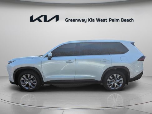 Used 2026 Toyota Grand Highlander AWD Hybrid image 5