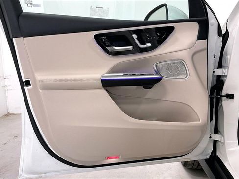 New 2026 Mercedes-Benz GLC 300 image 10