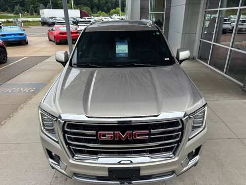 Used 2021 GMC Yukon SLT w/ SLT Premium Package AWD/4WD image 12
