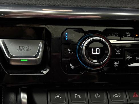 Used 2024 GMC Sierra 1500 Denali w/ Denali Reserve Package AWD/4WD image 6