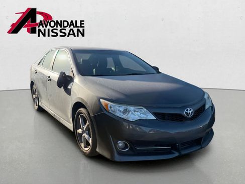 Used 2014 Toyota Camry SE FWD image 4