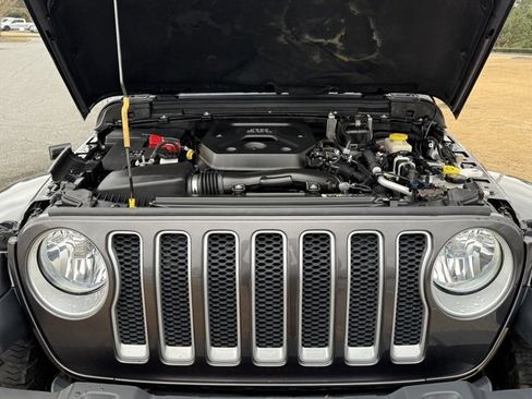 Used 2020 Jeep Wrangler Unlimited Sahara image 31