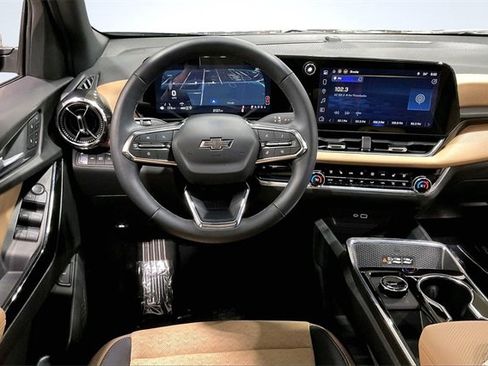 Used 2026 Chevrolet Equinox ACTIV w/ Convenience Package III image 5