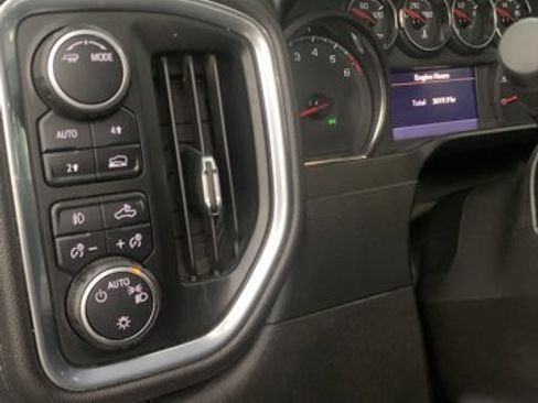 Used 2022 Chevrolet Silverado 1500 RST w/ Redline Edition image 18