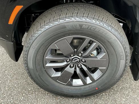 New 2026 Nissan Frontier SV image 7