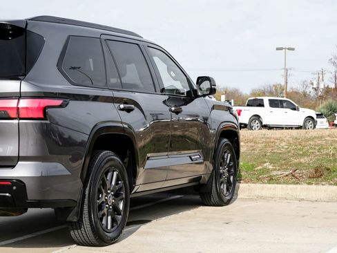 Used 2023 Toyota Sequoia Platinum image 12