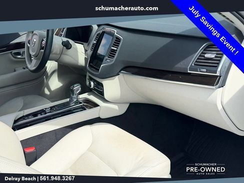 Used 2019 Volvo XC90 T6 Momentum AWD/4WD image 17
