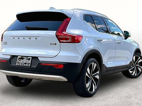 Used 2024 Volvo XC40 B5 Plus w/ Protection Package Premier AWD/4WD image 2