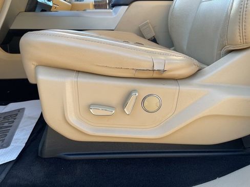 Used 2019 Ford F250 Lariat w/ Chrome Package image 12