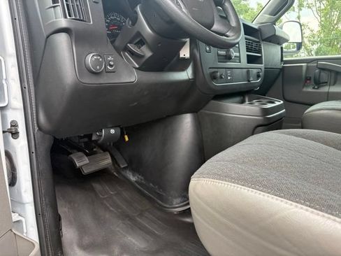 Used 2025 Chevrolet Express 2500 w/ Driver Convenience Package RWD image 28