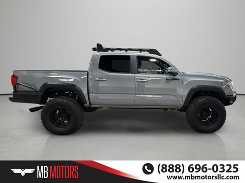 Used 2019 Toyota Tacoma TRD Off-Road AWD/4WD image 3